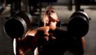 بالفيديو.. 4 تمرينات تخلصك من كابوس الرجال.. ترهل الصدر