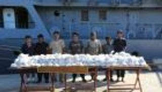 بالفيديو.. مصر تحبط تهريب شحنة مخدرات داخل مركب إيراني