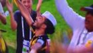 بالفيديو.. كهربا يخطف الأجواء برقصة شعبية