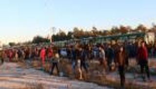 آلاف المدنيين والمقاتلين عالقون بشرق حلب ينتظرون الإجلاء