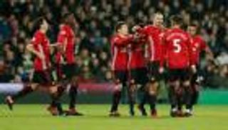 إبراهيموفيتش يقود يونايتد للفوز في البريميير ليج