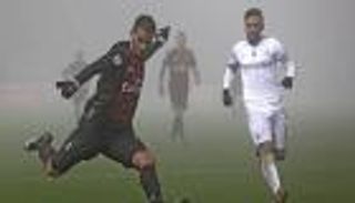 إطار المرمى ودفاع قوي يحبطان ميلان