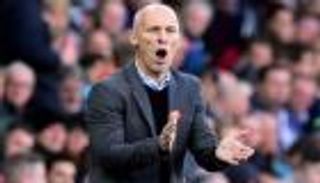 برادلي يصر على التحدي رغم الموقف الصعب لسوانزي