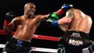 الضربة القاضية تنهي مسيرة هوبكنز مع الملاكمة