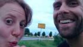 5  طرق بريطانية مثيرة لاحتواء آلام السوريين.. أغربها رسالة لبابا نويل