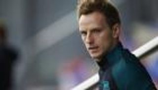 راكيتيتش يعاني من التجاهل في برشلونة