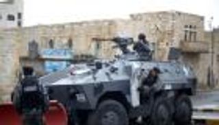 بالصور.. مقتل 4 شرطيين واعتقال مسلحين اثنين بالكرك