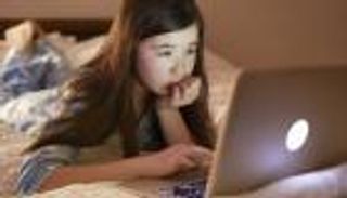 تحذير.. أطفال التواصل الاجتماعي أقل رضا بحياتهم