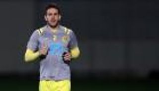 "وجبة غداء" تتسبب في "إنذار" محترف النصر السعودي