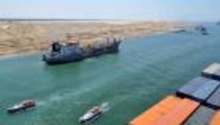 القبض على 18 باكستانيا أبحروا في قناة السويس‎ دون تصريح