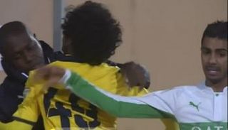 حسين تامقهوي يدفع لاعب التعاون