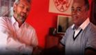 رئيس الوداد يهدد مدربه بالطرد