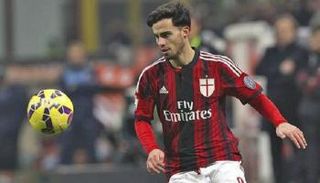 لاعب ميلان يبحث عن فرصة إسبانية