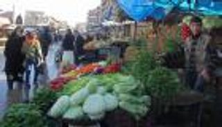 بالصور.. النازحون إلى إدلب.. غلاء ومعاناة في "سجن مفتوح"