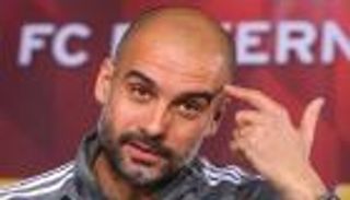 ديفيد فيا يشيد بجوارديولا "الأفضل في العالم"