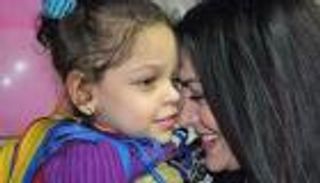 بالصور .. مايا نصري تحتفل مع الأطفال ذوي الاحتياجات الخاصة