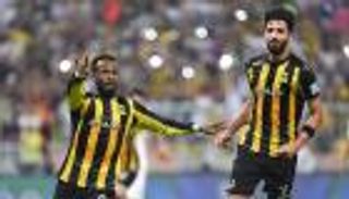 الاتحاد يخمد ثورة الرائد ويستعيد صدارة الدوري السعودي