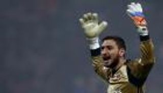 بالفيديو.. دوناروما يُكرر تصديه المذهل لتسديدات خضيرة