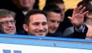 لامبارد مازحا: أنتظر عقدا لخمس سنوات من تشيلسي