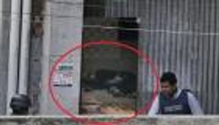 بالصور.. حاصرتها شرطة بنجلاديش ففجرت نفسها بحزام ناسف