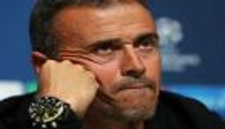 إنريكي يوضح موقفه من الرحيل عن برشلونة