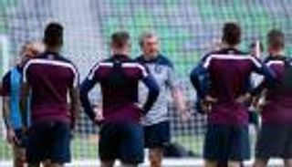 هودجسون يحمّل لاعبي إنجلترا مسئولية الفشل الأوروبي