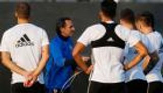 برانديلي يبحث عن روح جديدة لفالنسيا بعد "الكريسماس"