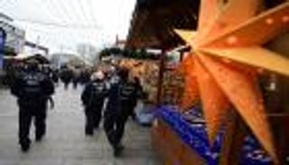 شبح هجوم برلين يخيم على أوروبا في احتفالات عيد الميلاد