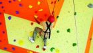 إنفوجراف.. الدورة الرابعة لمعسكر "أقدر" للطلاب بالإمارات