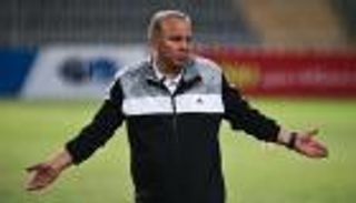 مدرب الفراعنة السابق يقود الإسماعيلي "بشرط"