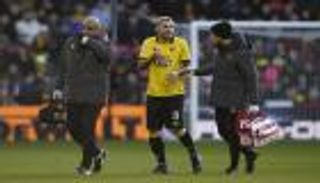 واتفورد يفقد لاعبين في أول ربع ساعة أمام كريستال بالاس