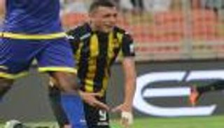 العكايشي يغضب جماهير الاتحاد قبل أن ينفجر في الأهلي