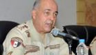 رئيس الأركان المصري يلتقي عددا من النشطاء الليبيين في القاهرة