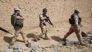 جنود من الجيش العراقي بالقرب من الموصل