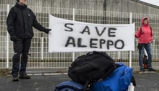 صورة لمنظمى المسيرة إلى حلب