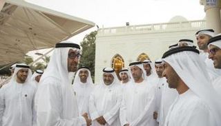 الشيخ محمد بن زايد آل نهيان، ولي عهد أبوظبي خلال استقبالة الوفد