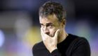 برشلونة يبدأ البحث عن خليفة إنريكي