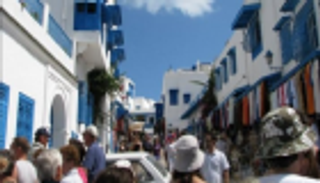 جزائريون يشدون الرحال إلى تونس في موسم رأس السنة