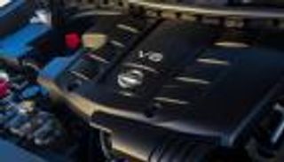 محرك نيسان الجديد V8 لا يحتاج إلى دواسة