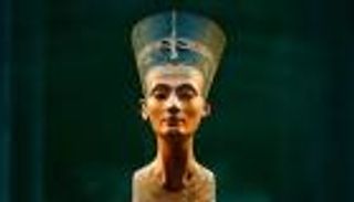 فنانون يستنسخون آثارا أصلية في "كويت السلام-مصر المحبة"