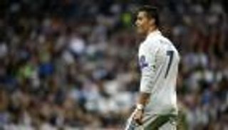جماهير ريال مدريد ترفض تكرار سيناريو أوزيل مع رونالدو