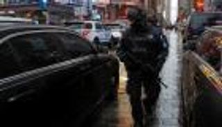 رأس السنة بنيويورك.. شاحنات رمل و7 آلاف شرطي لتعزيز الأمن