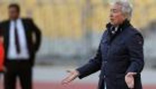 سموحة المصري يعلن رحيل مدربه طولان للمرة الثالثة