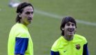 إبرا يرفض مزاحمة ميسي على لقب الهداف