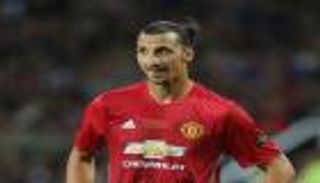 إبراهيموفيتش يجبر إدارة يونايتد على تمديد عقده