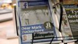 طفلة حرب فيتنام الشهيرة تغلب فيس بوك