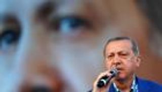 إصابة 48 في تفجير استهدف مباني حكومية في "فان" بتركيا