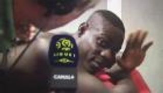 بالفيديو.. بالوتيلي يتسلم جائزة "رجل المباراة" في "الجيم"