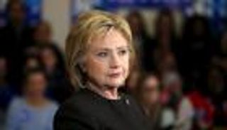 كلينتون "المريضة" تبعث رسالة شخصية إلى أنصارها