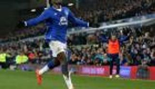 بالفيديو.. "هاتريك" لوكاكو يقود إيفرتون لاجتياح سندرلاند